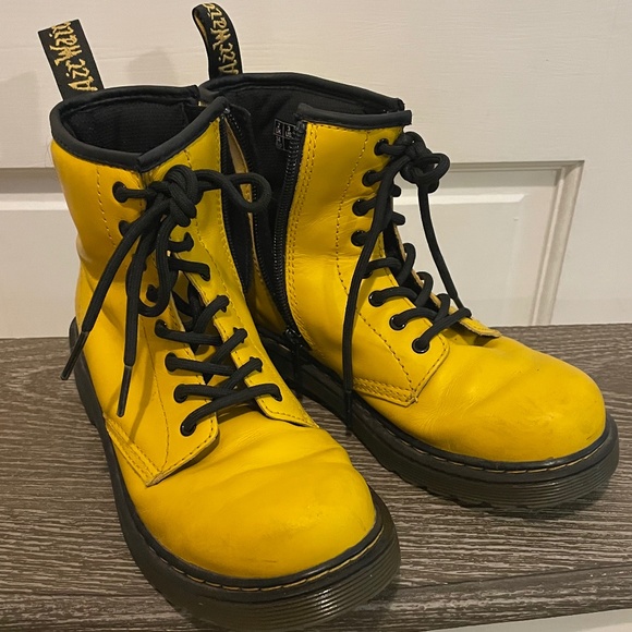 Doc Martin yellow side zip lace up boot - Picture 1 of 7